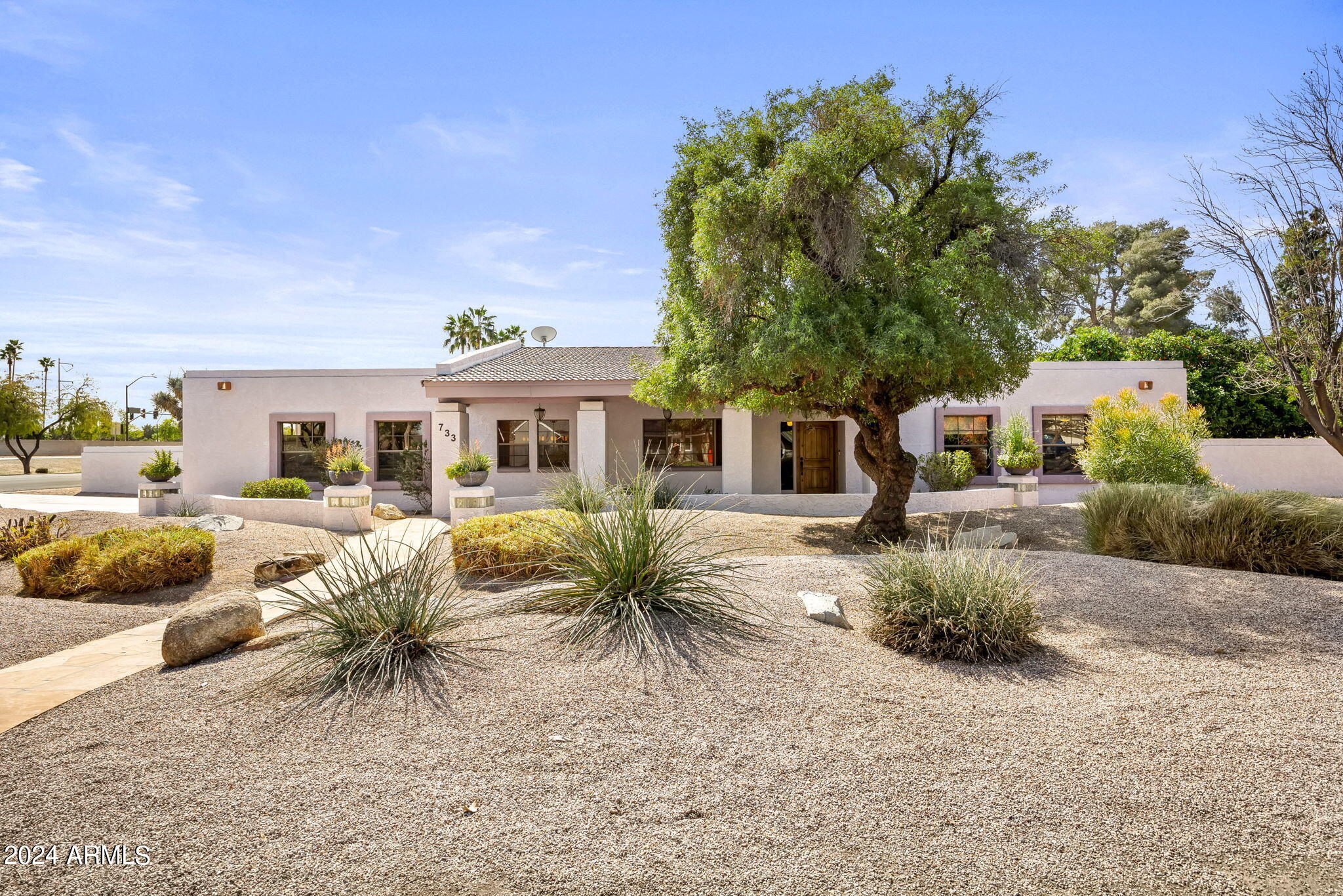 733 East Redfield Road Gilbert, AZ 85234 - Photo 2 of 37 733ERedfieldRd-Gilbert-AZ-2