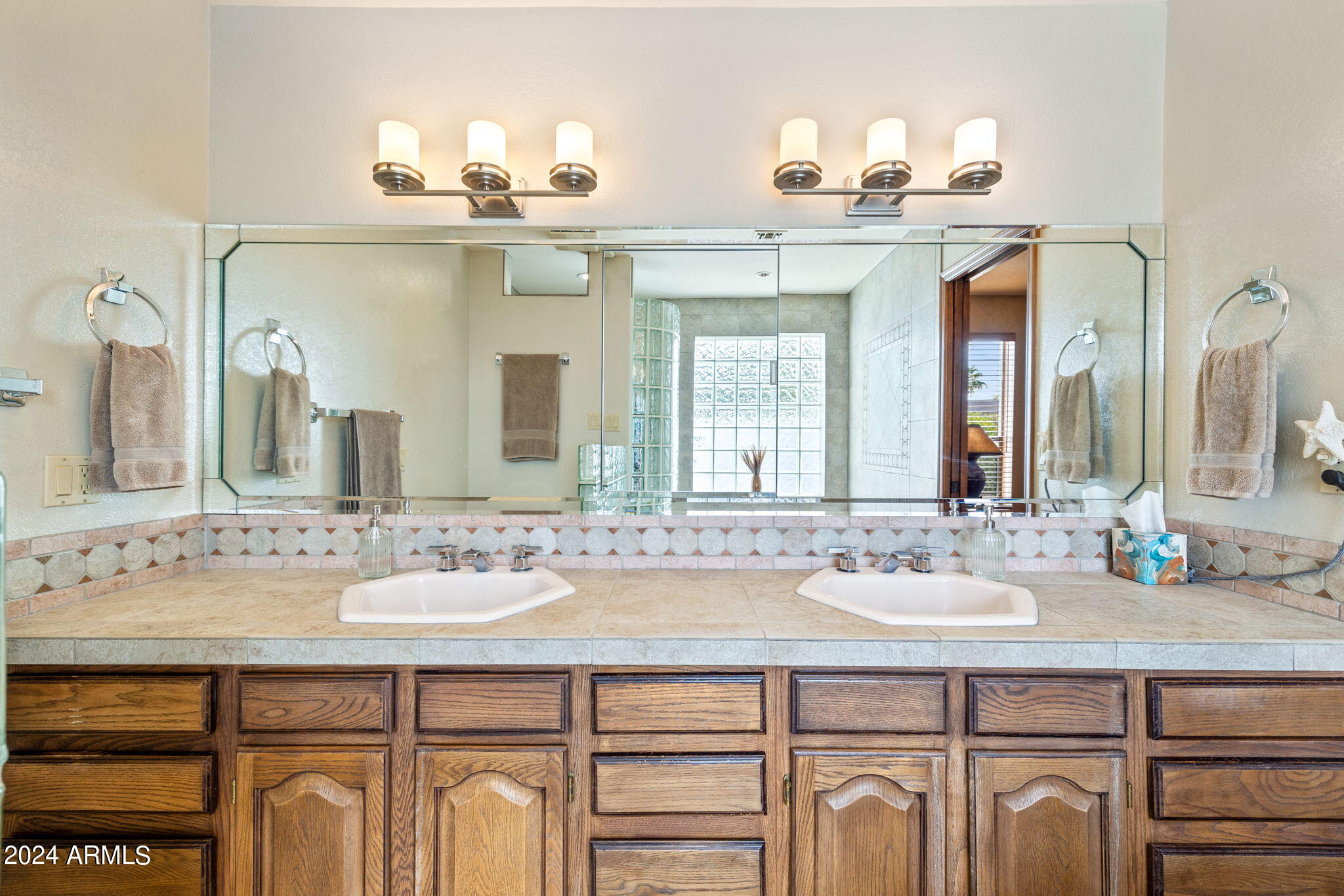 733 East Redfield Road Gilbert, AZ 85234 - Photo 21 of 37 733ERedfieldRd-Gilbert-AZ-23