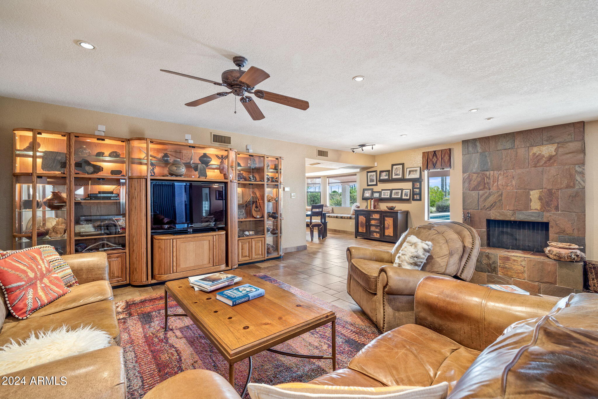 733 East Redfield Road Gilbert, AZ 85234 - Photo 9 of 37 733ERedfieldRd-Gilbert-AZ-10