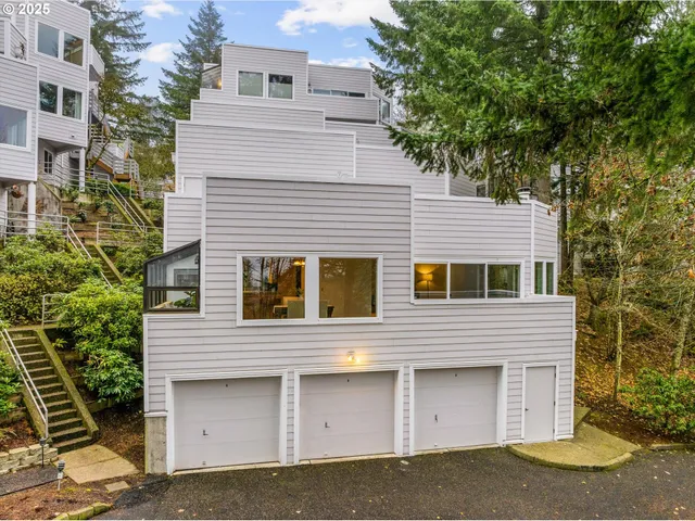 $299,000 | 48 Eagle Crest Drive, Unit 3E, Lake Oswego, OR 97035