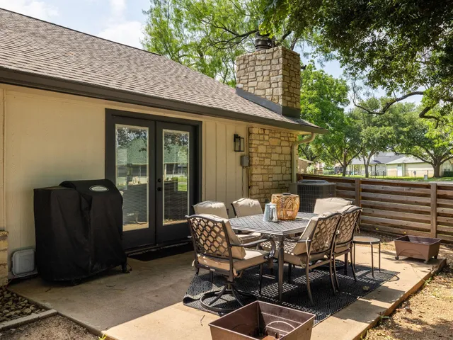 a view of a house with a big yard