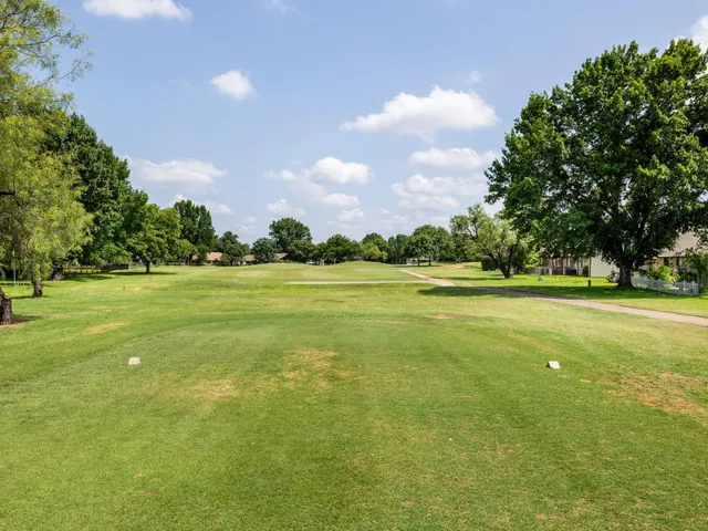 $325,000 | 26 Fairway Lane, Meadowlakes, TX 78654