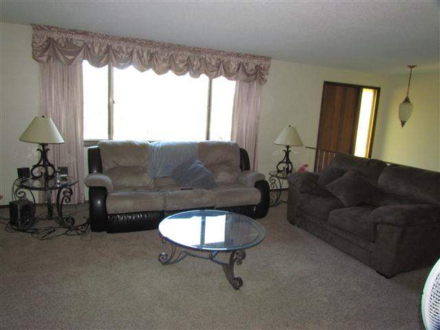 9923 North Waikiki Road Spokane, WA 99218 - Photo 2 of 9