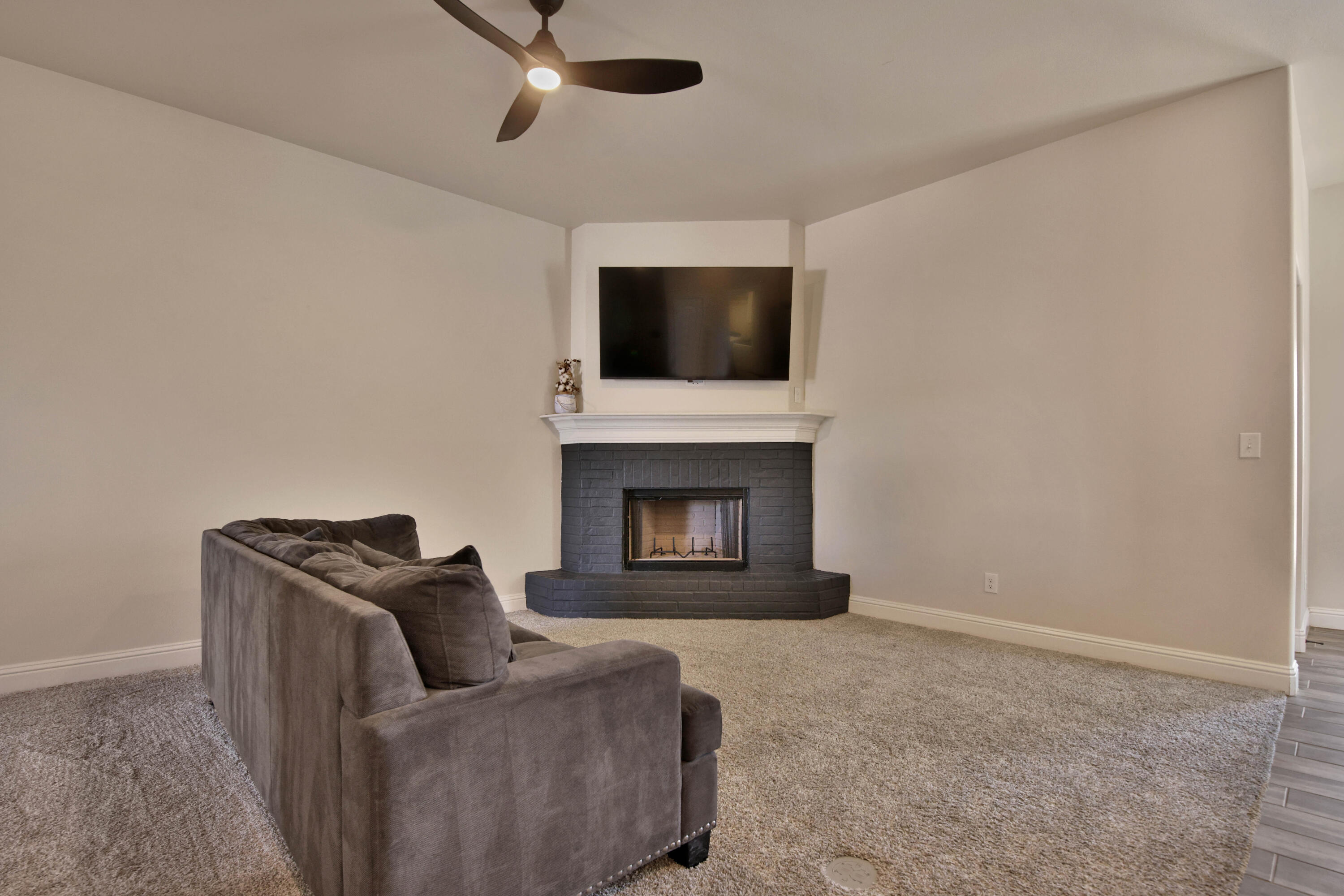 13613 Uvalde Avenue Lubbock, TX 79423 - Photo 3 of 24 1L1A0532