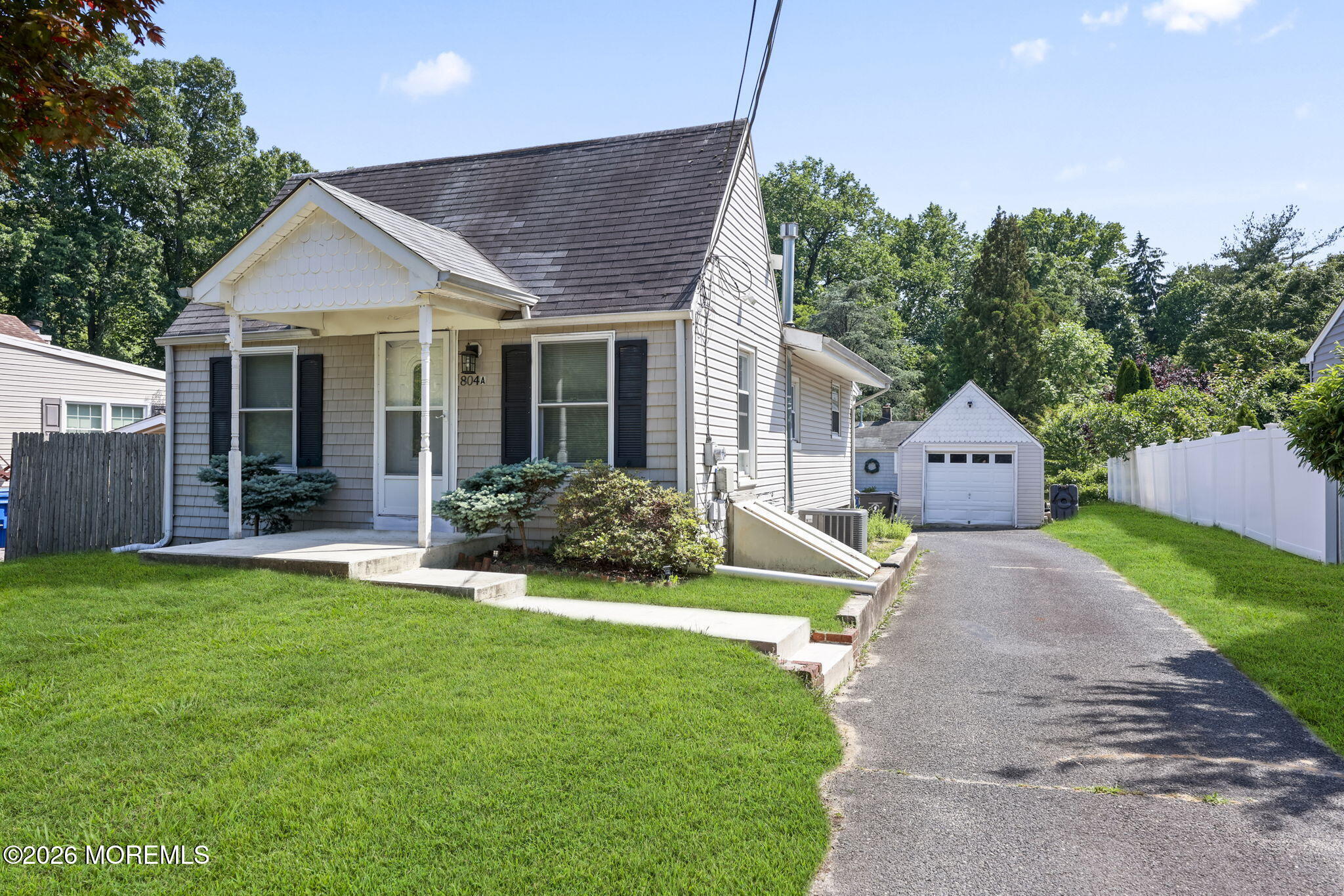 804 Nutswamp Road, Unit FRONT Red Bank, NJ 07701 - Photo 3 of 23 Front