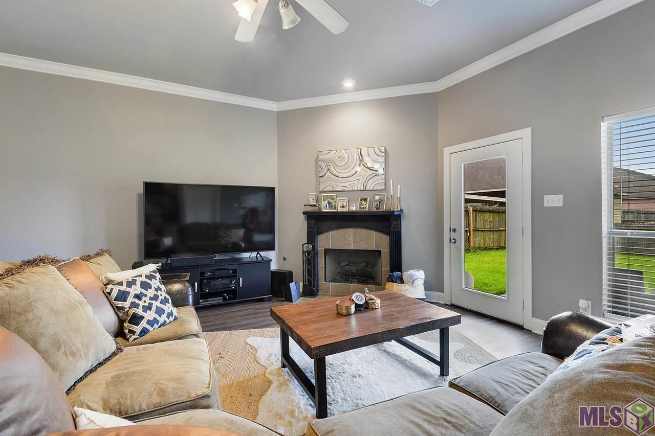 1950 Hunters Ridge Drive Baton Rouge, LA 70816 - Photo 3 of 11 Gallery Image 3