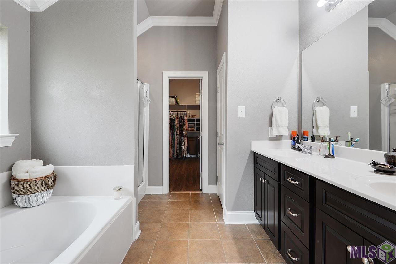 1950 Hunters Ridge Drive Baton Rouge, LA 70816 - Photo 8 of 11 Gallery Image 8