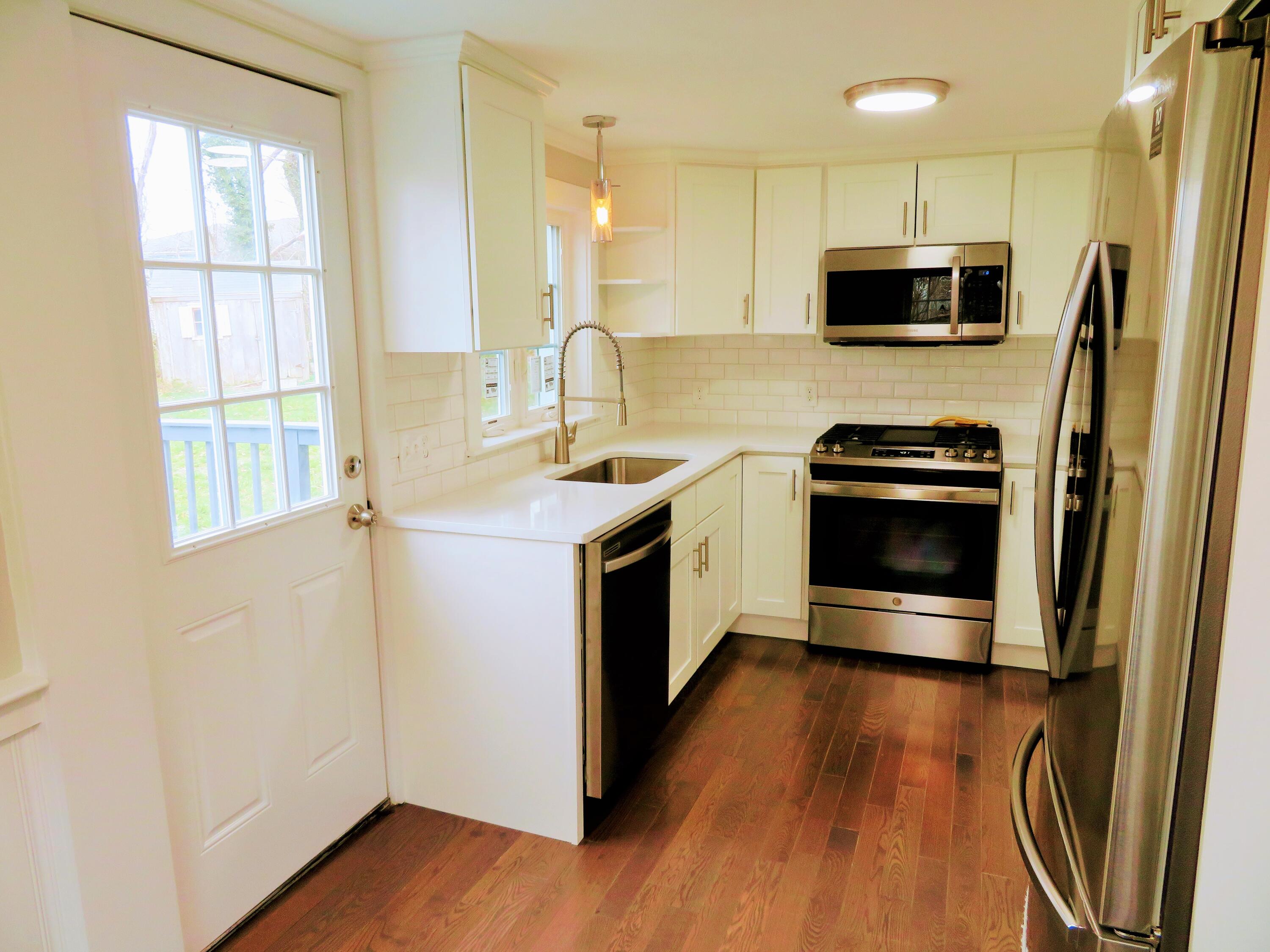 306 Oak Neck Road Hyannis, MA 02601 - Photo 2 of 25 IMG_0602