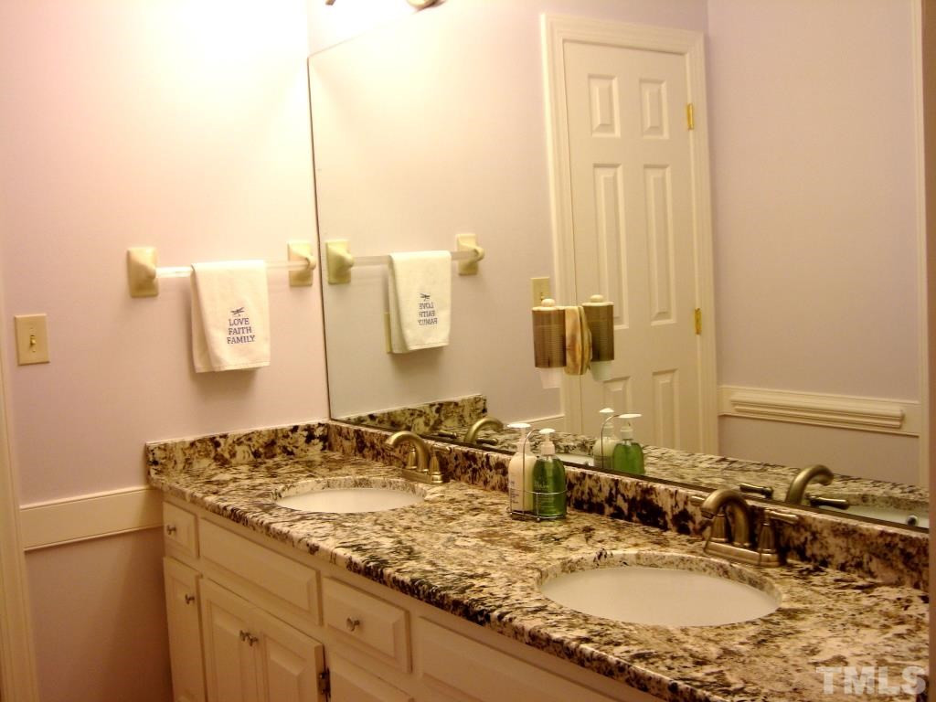 1412 Shadowview Court Raleigh, NC 27614 - Photo 16 of 25 New granite counters and faucets in Master Bath! Master Bath/Spa