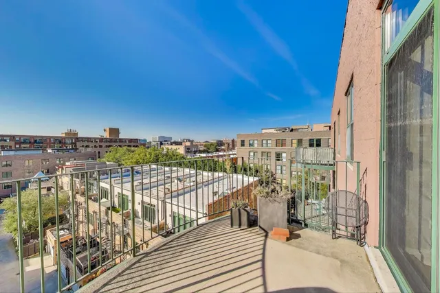 $375,000 | 1301 West Washington Boulevard, Unit 604, Chicago, IL 60607