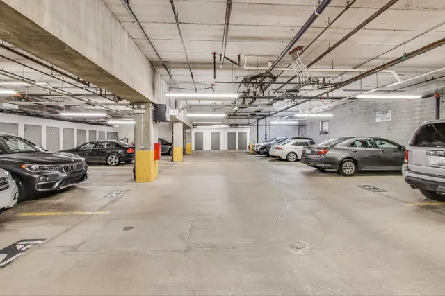 $375,000 | 1301 West Washington Boulevard, Unit 604, Chicago, IL 60607