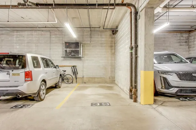 $375,000 | 1301 West Washington Boulevard, Unit 604, Chicago, IL 60607