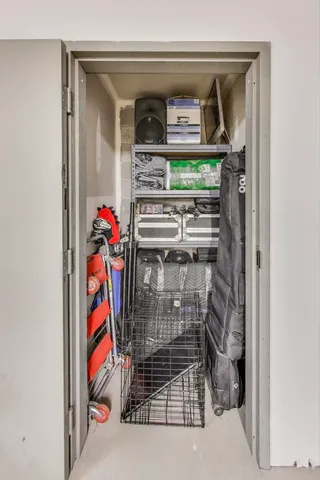 $375,000 | 1301 West Washington Boulevard, Unit 604, Chicago, IL 60607