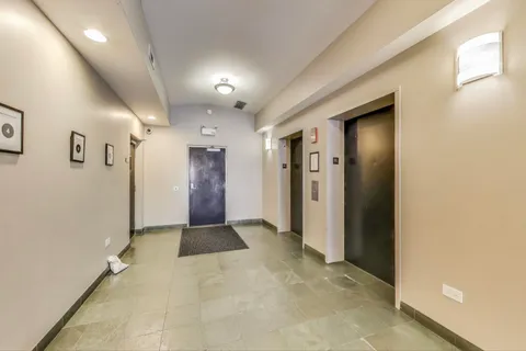 $375,000 | 1301 West Washington Boulevard, Unit 604, Chicago, IL 60607