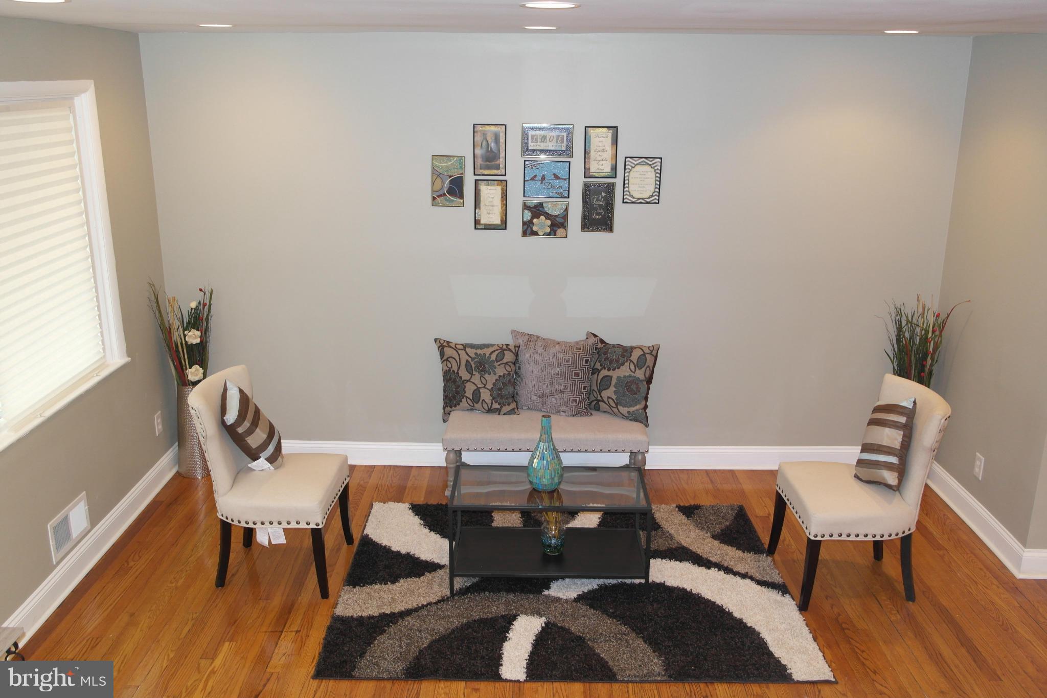 1221 Silverthorne Road Baltimore, MD 21239 - Photo 19 of 28 Living Room