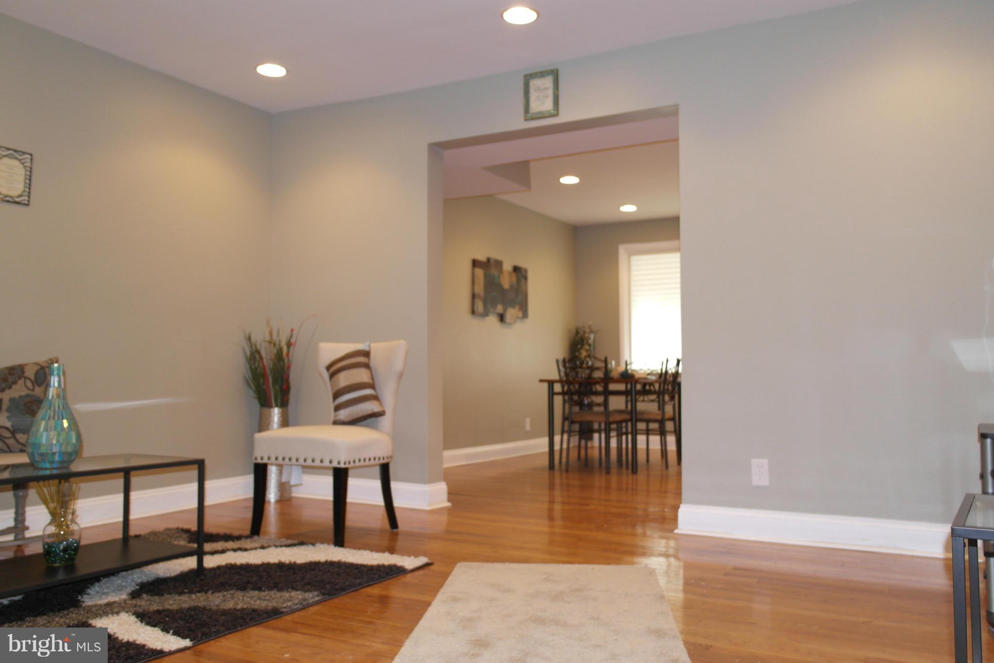 1221 Silverthorne Road Baltimore, MD 21239 - Photo 2 of 28 Living Room