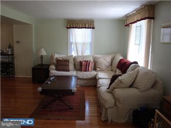 423 Paper Mill Road Oreland, PA 19075 - Photo 2 of 7 Living Room