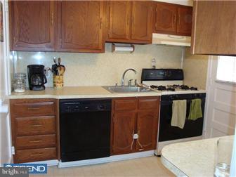 423 Paper Mill Road Oreland, PA 19075 - Photo 3 of 7 Kitchen