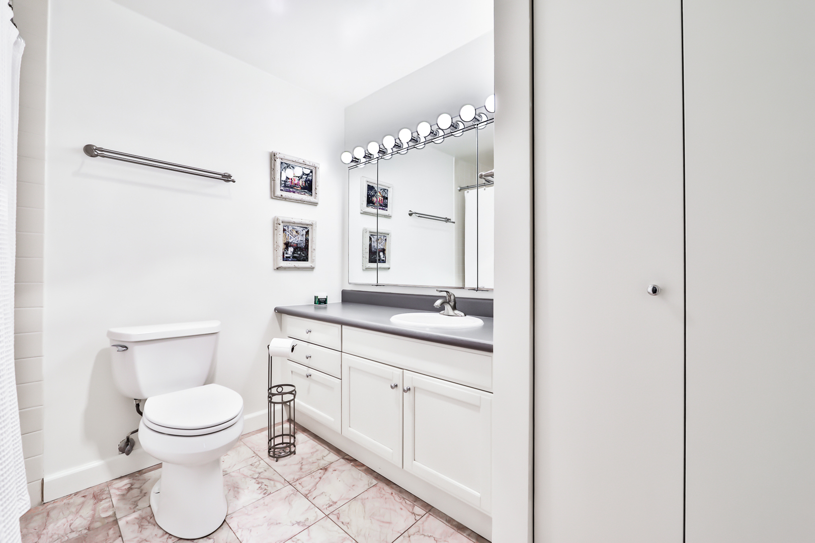 360 East Randolph Street, Unit 4206 Chicago, IL 60601 - Photo 19 of 30