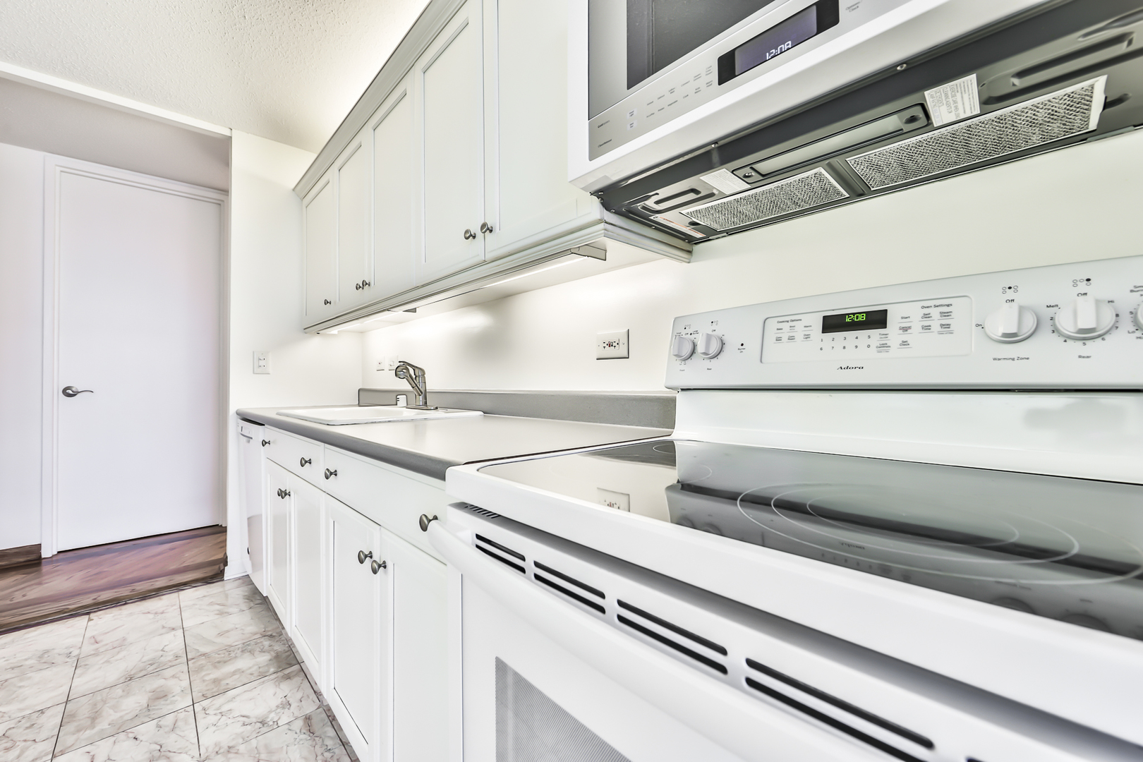 360 East Randolph Street, Unit 4206 Chicago, IL 60601 - Photo 5 of 30