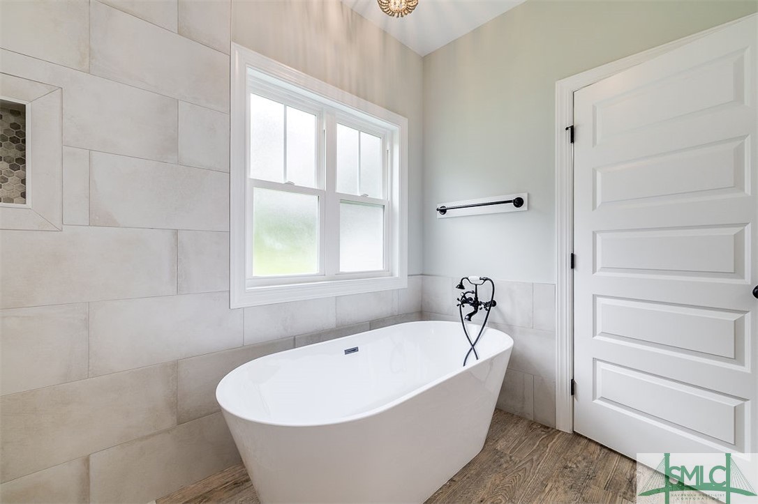 106 Barnwell Avenue Rincon, GA 31326 - Photo 24 of 42 Owner's bath