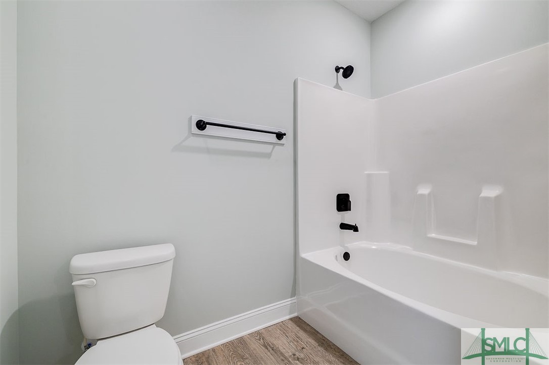106 Barnwell Avenue Rincon, GA 31326 - Photo 31 of 42 Guest bathroom