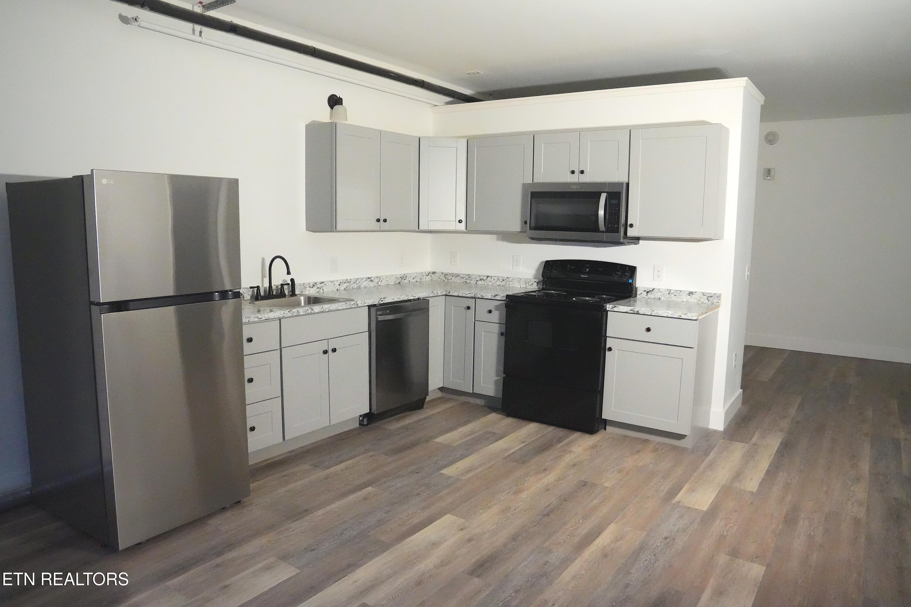 405 Chickamauga Drive Dayton, TN 37321 - Photo 5 of 12 Kitchen