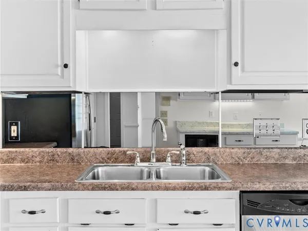 $285,000 | 1115 Fort Hayes Drive, Petersburg, VA 23805