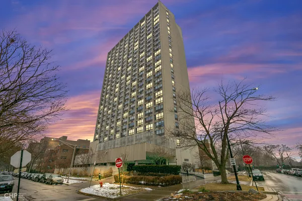 $189,000 | 5100 North Marine Drive, Unit 17E, Chicago, IL 60640