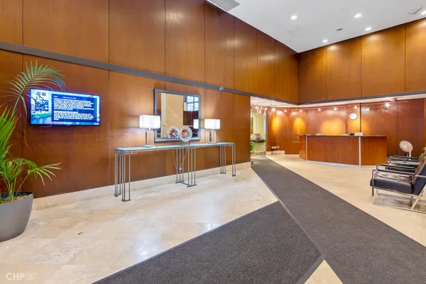 $189,000 | 5100 North Marine Drive, Unit 17E, Chicago, IL 60640