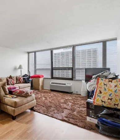 $189,000 | 5100 North Marine Drive, Unit 17E, Chicago, IL 60640