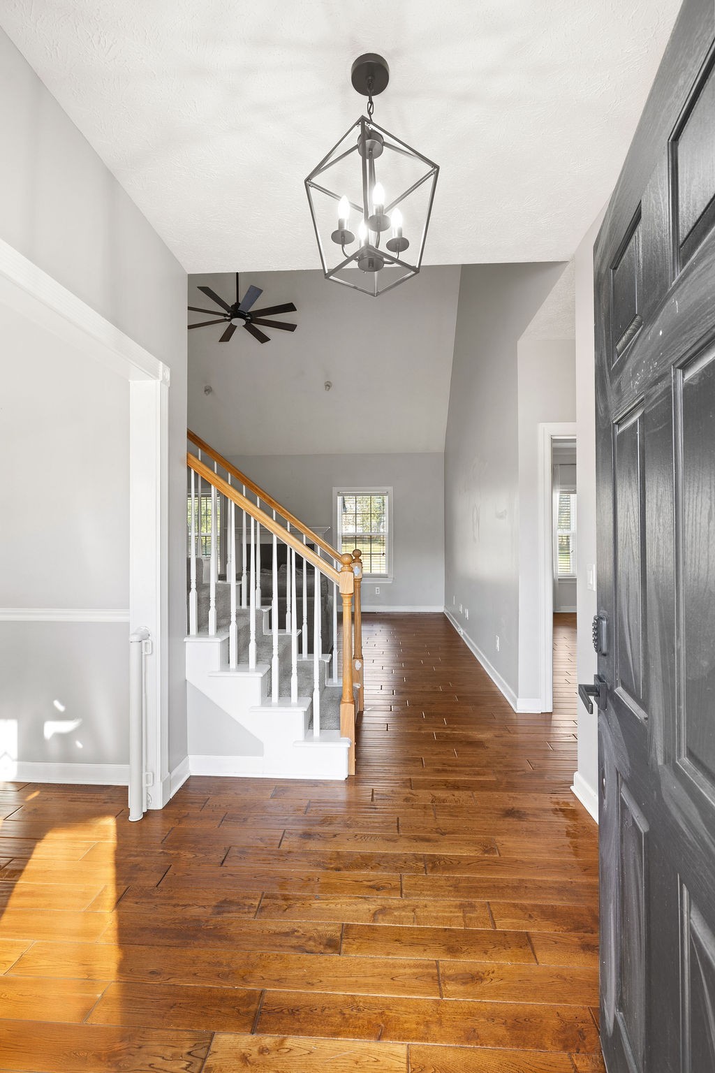 6502 Franklin Road Murfreesboro, TN 37128 - Photo 13 of 36 a view of a livingroom with wooden floor