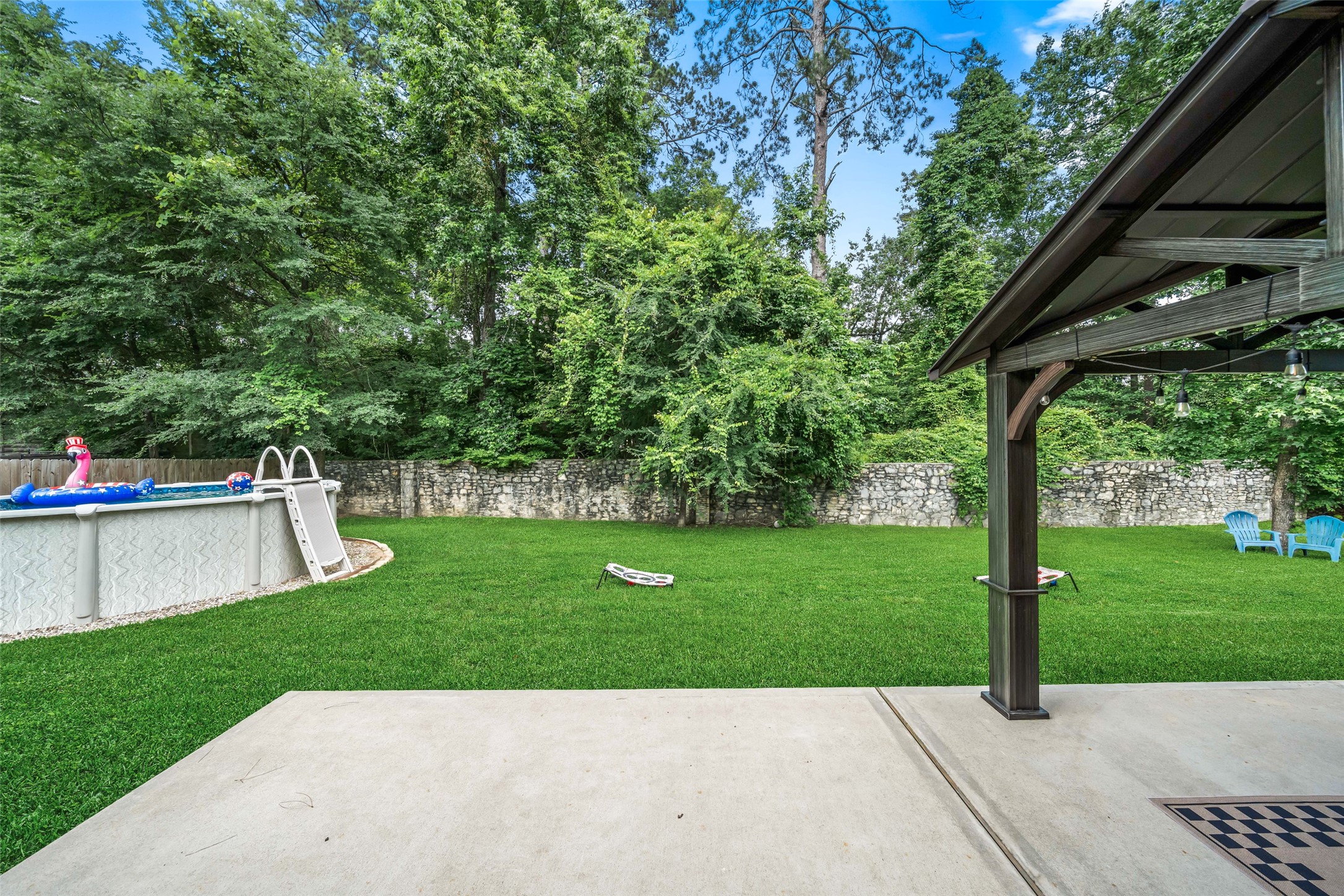 81 Palos Verde Conroe, TX 77304 - Photo 32 of 36 Huge backyard AND sideyards for privacy