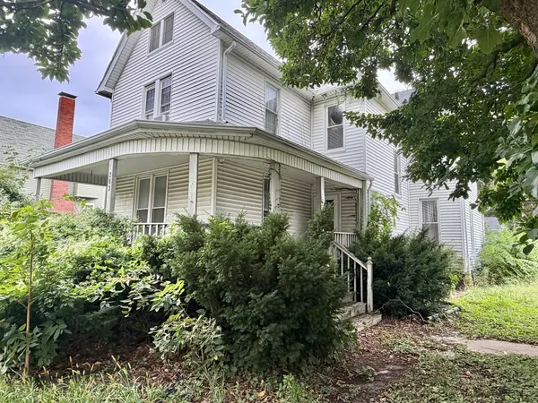 $99,000 | 203 West Locust Street, Canton, IL 61520