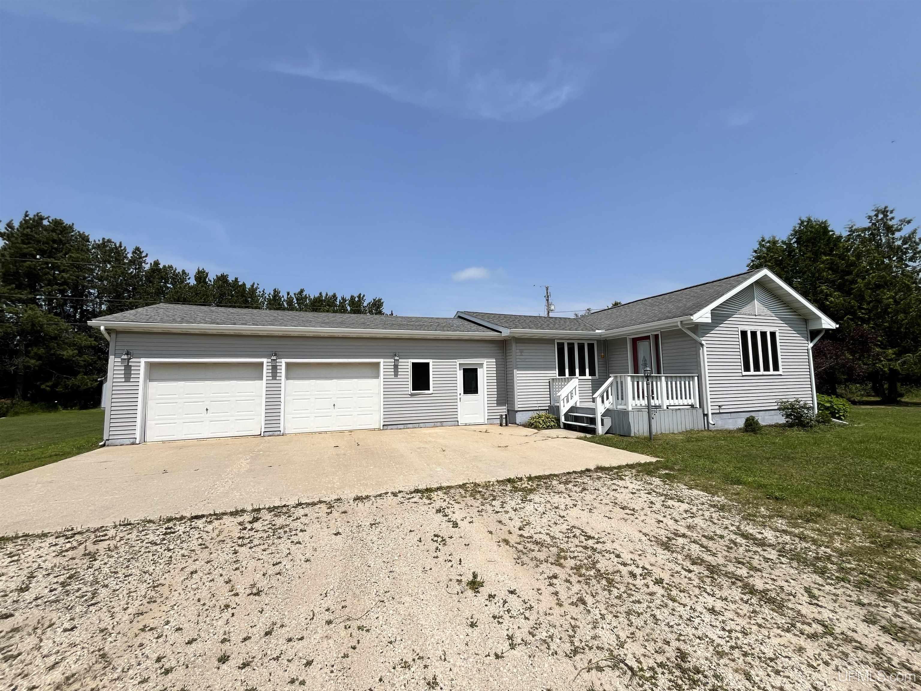 5826 W River Road Manistique, MI 49854 - Photo 1 of 41