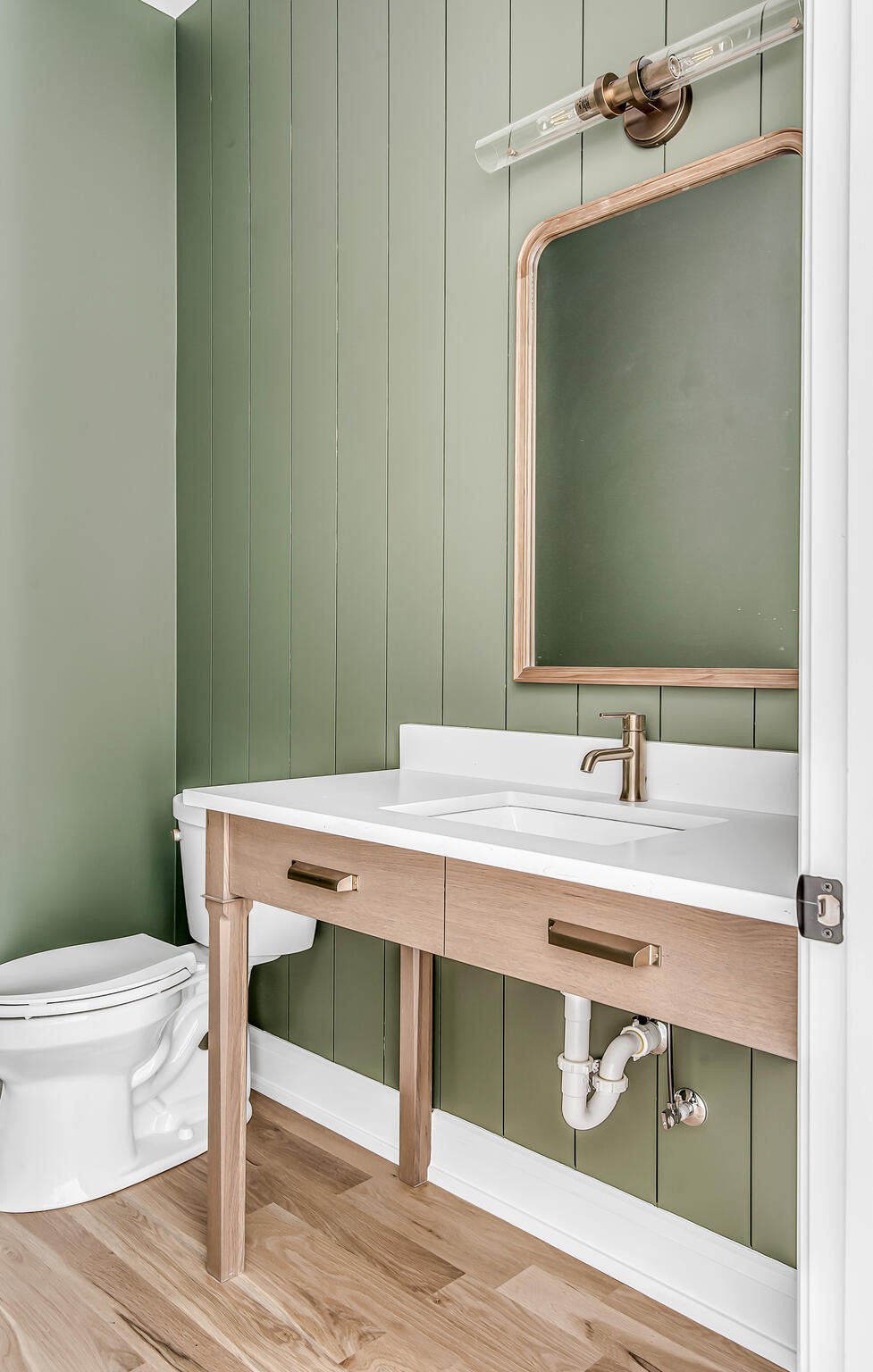 1401 Burton Valley Road Nashville, TN 37215 - Photo 52 of 68 a bathroom with a sink and a toilet