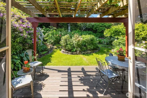 a view of a outdoor space