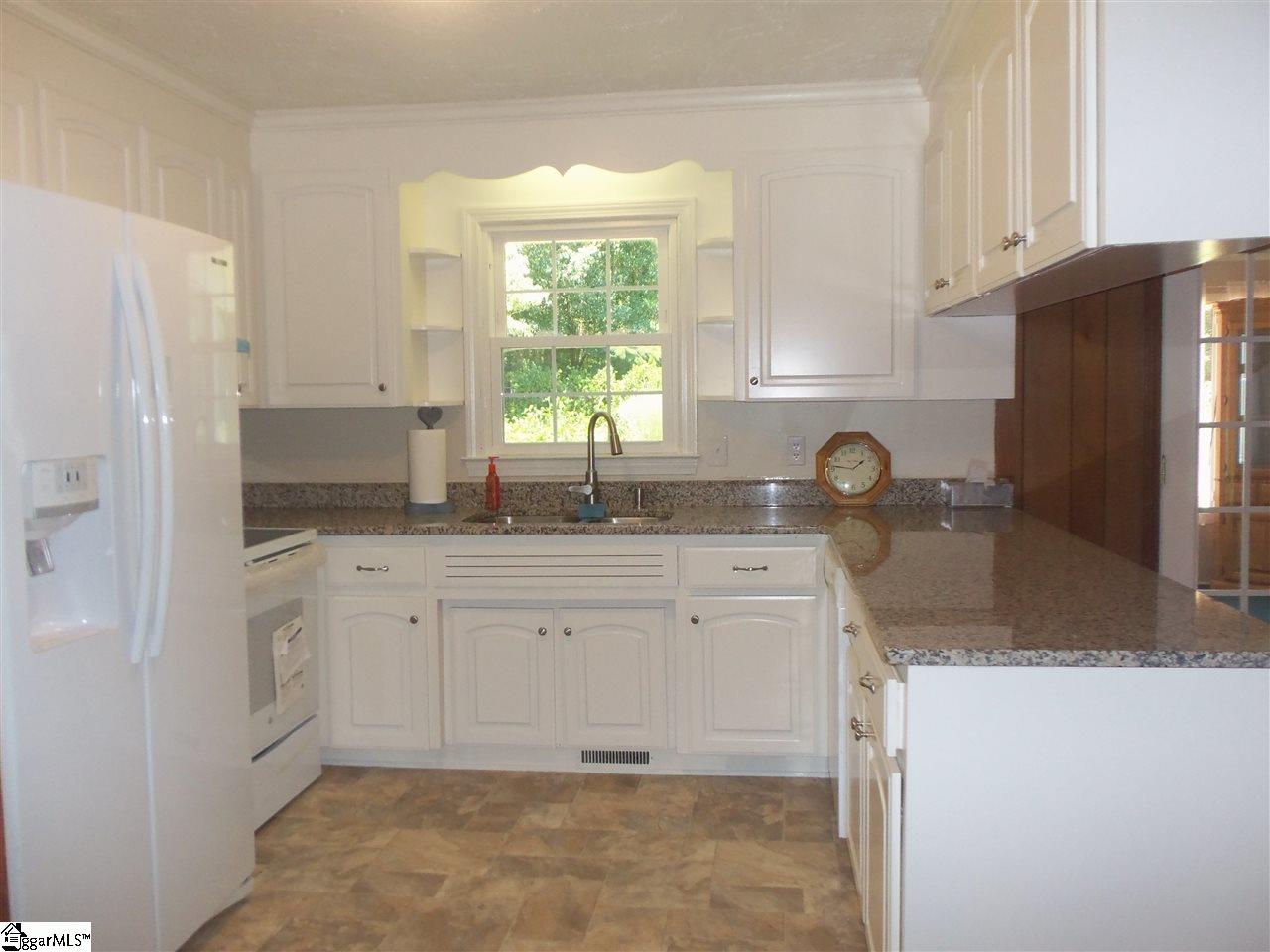 18 State Rd S-23-608 Greenville, SC 29609 - Photo 5 of 25