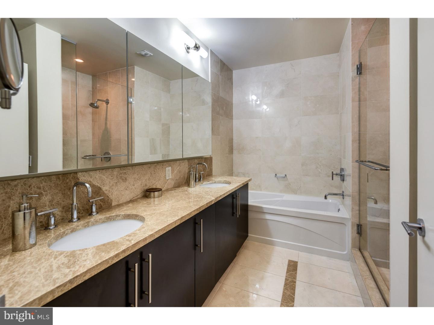 1425 Locust Street, Unit 2C Philadelphia, PA 19102 - Photo 20 of 22