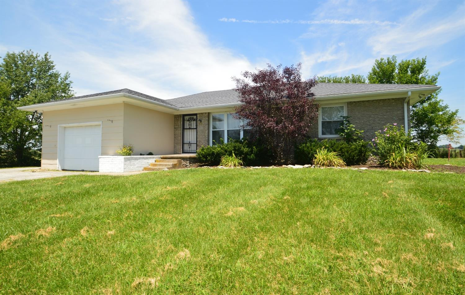 1680 Irvine Road Winchester, KY 40391 - Photo 2 of 12 Listing Photo