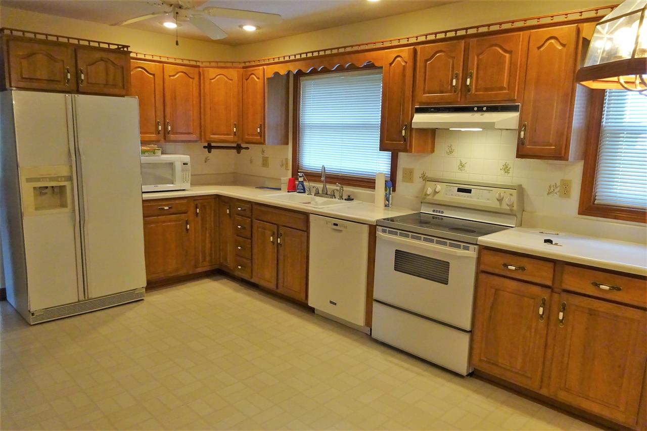 1776 West 400 South Rochester, IN 46975 - Photo 5 of 35