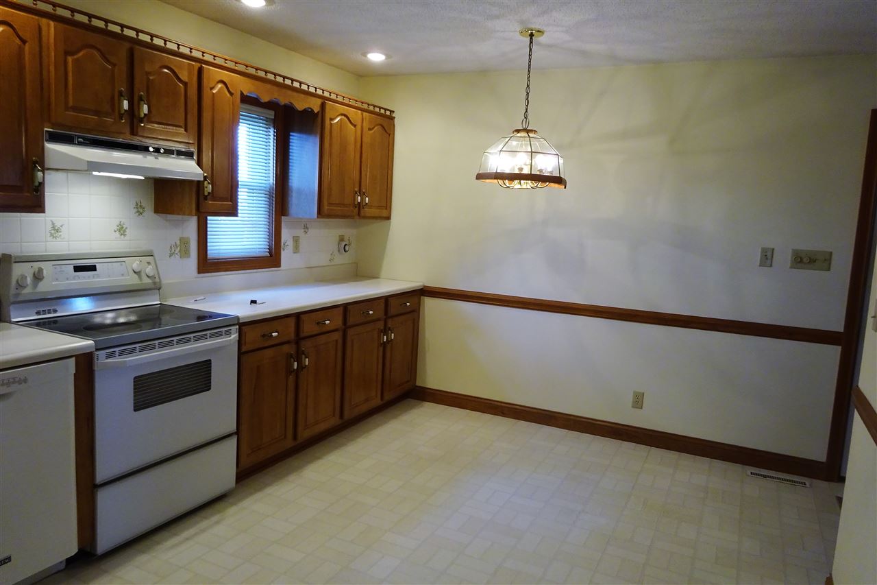 1776 West 400 South Rochester, IN 46975 - Photo 6 of 35
