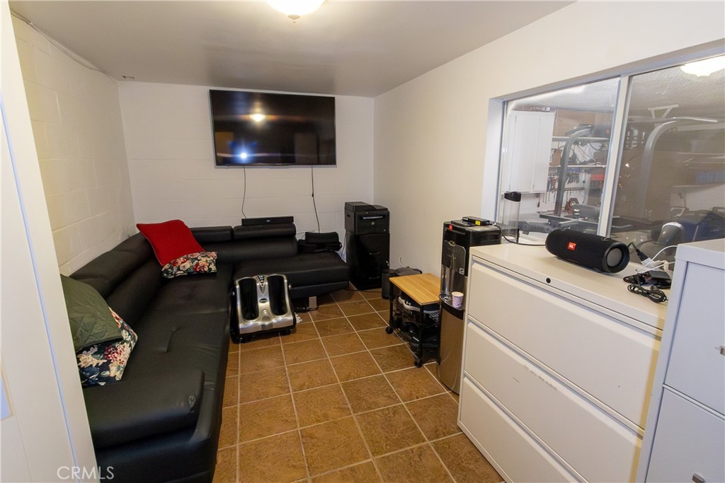 9551 Vía Ricardo Burbank, CA 91504 - Photo 23 of 29