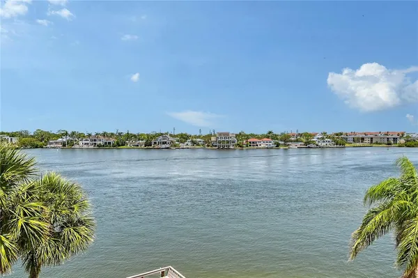 $649,000 | 1350 North Portofino Drive, Unit 402, Sarasota, FL 34242