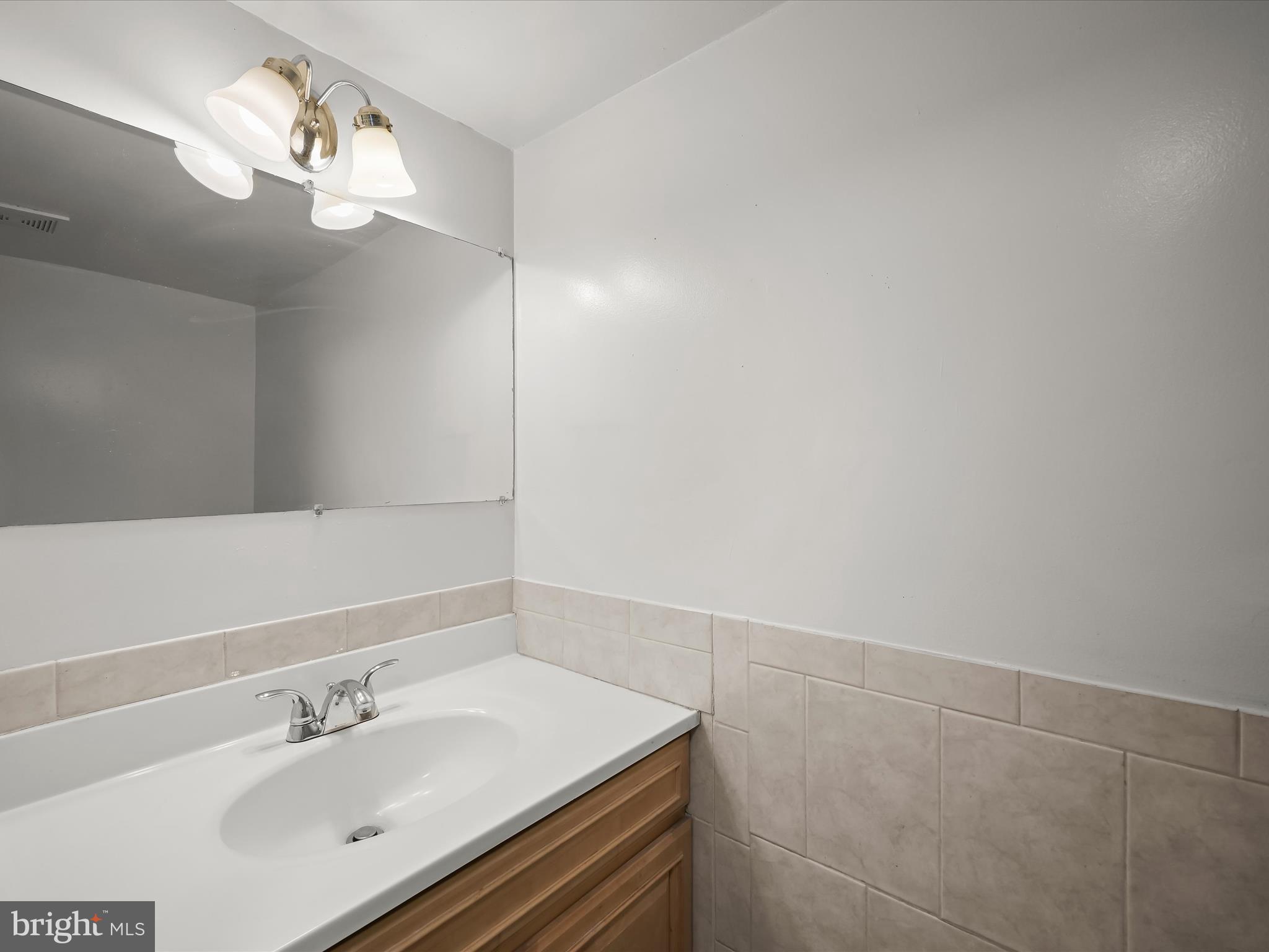 10386 Faulkner Ridge Circle, Unit 45 Columbia, MD 21044 - Photo 19 of 42 Main Level Half Bathroom