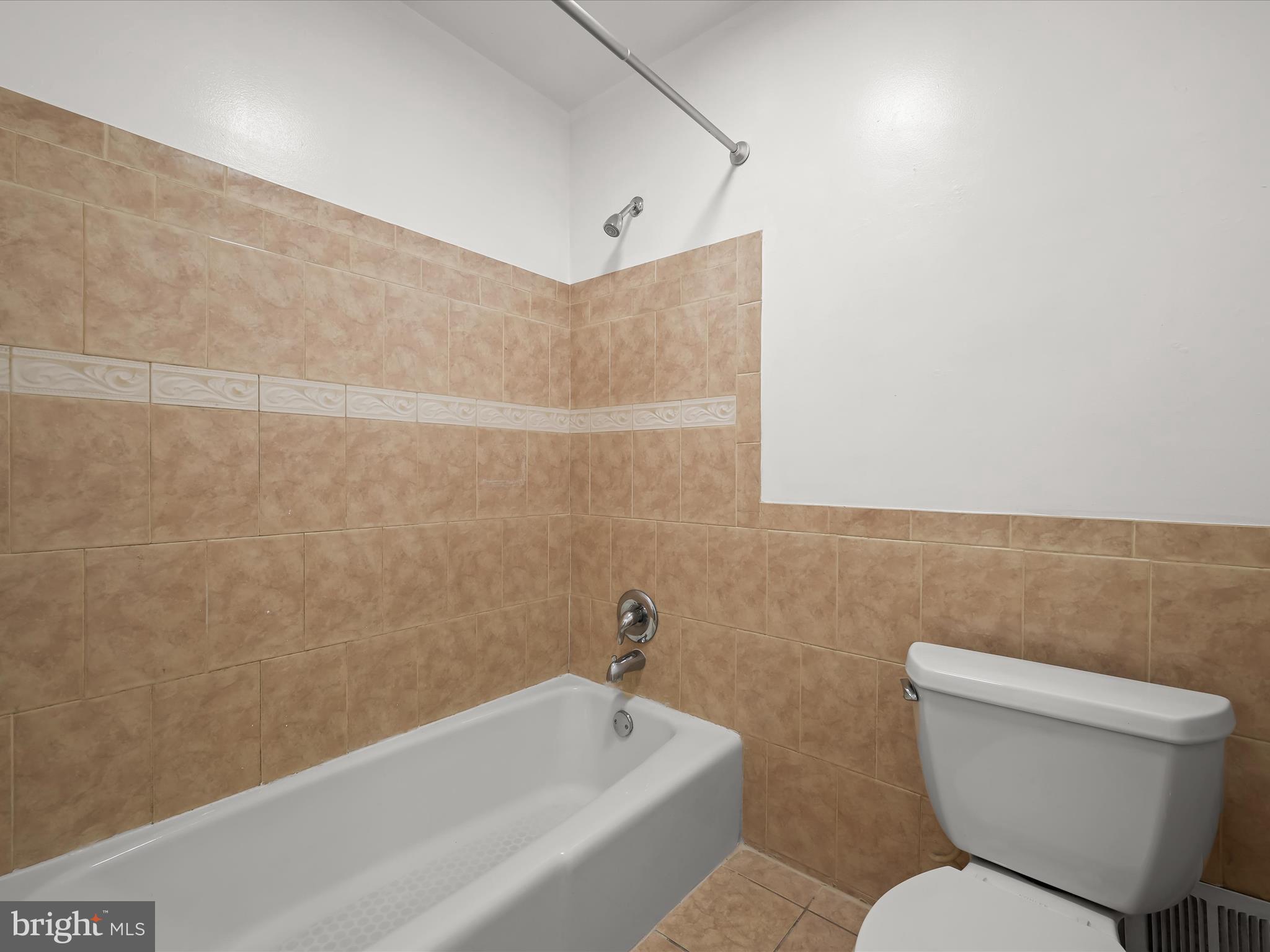 10386 Faulkner Ridge Circle, Unit 45 Columbia, MD 21044 - Photo 32 of 42 Second Full Bathroom