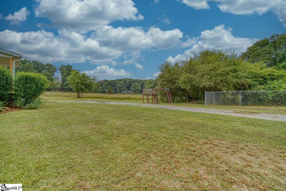 159 Cook Road Roebuck, SC 29376 - Photo 3 of 33