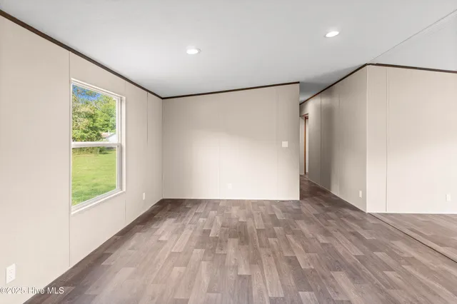 $249,900 | 120 Northwest 1st Street, Teachey, NC 28464