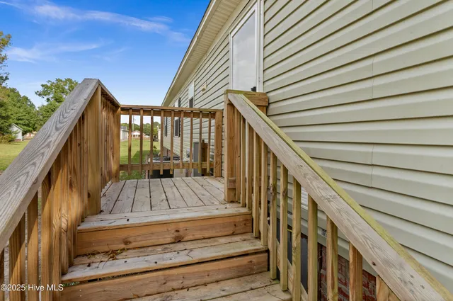 $249,900 | 120 Northwest 1st Street, Teachey, NC 28464