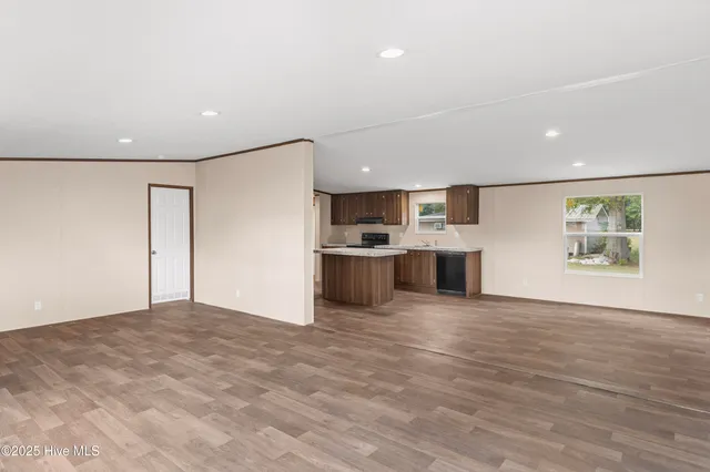 $249,900 | 120 Northwest 1st Street, Teachey, NC 28464